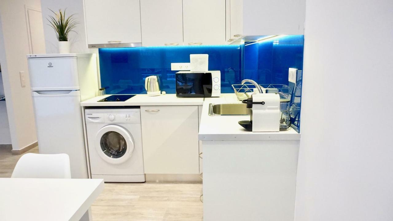 Modern & Central Apt In Афины Экстерьер фото