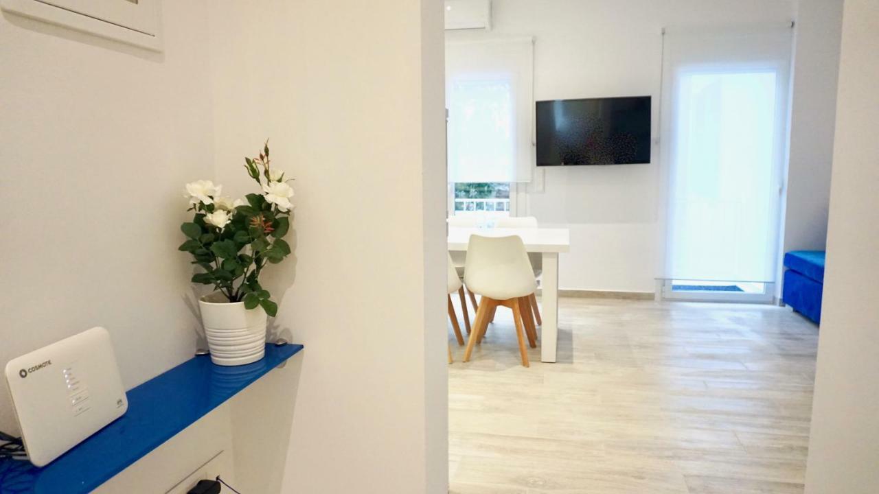 Modern & Central Apt In Афины Экстерьер фото